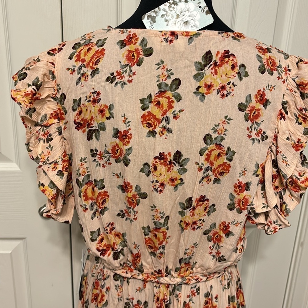Nostalgia Floral Dress - Picture 8 of 11